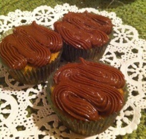 banana cupcakes with nutella frosting